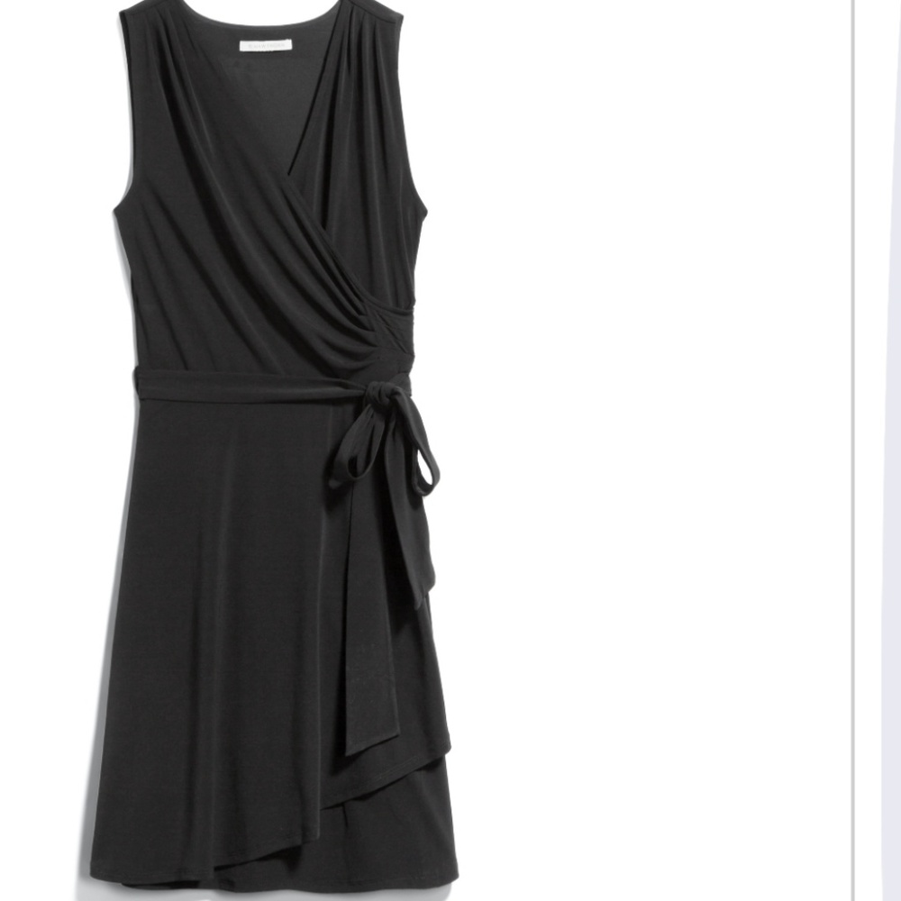Stitch fix sleeveless black wrap dress